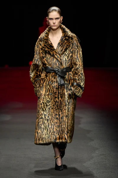Look 5